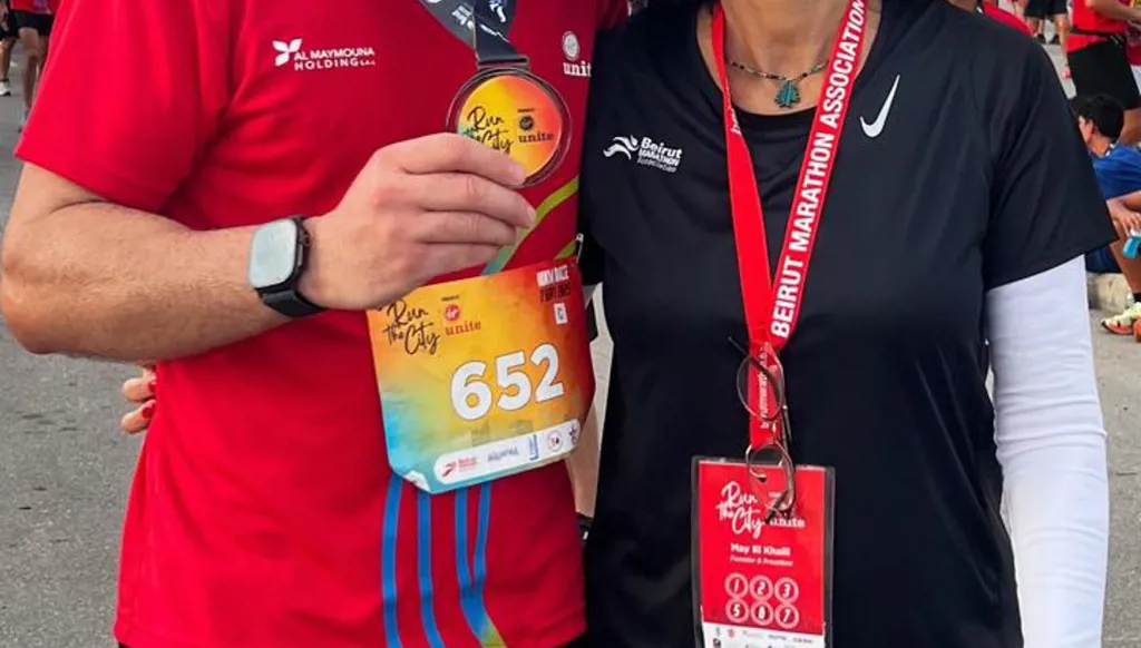 Khaldoun Zein-el-Dine avec May Khalil à la fin des 42 km