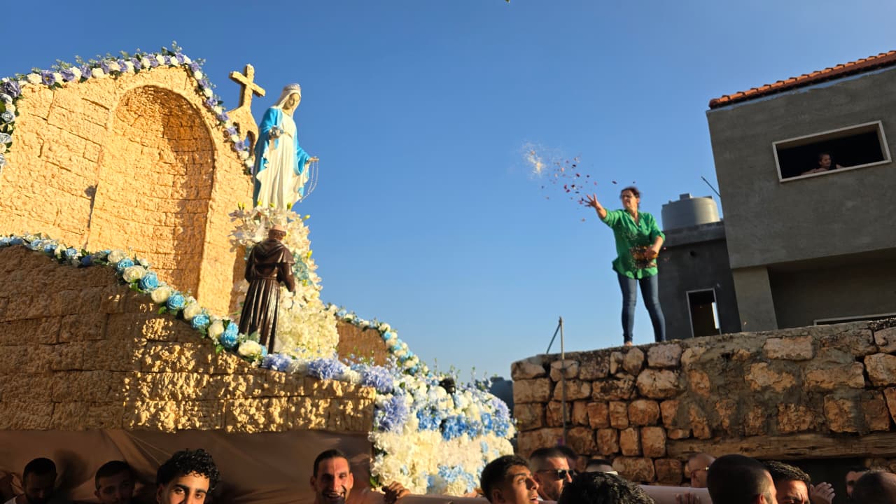 عيد انتقال السيدة العذراء في دير الأحمر (لينا اسماعيل).