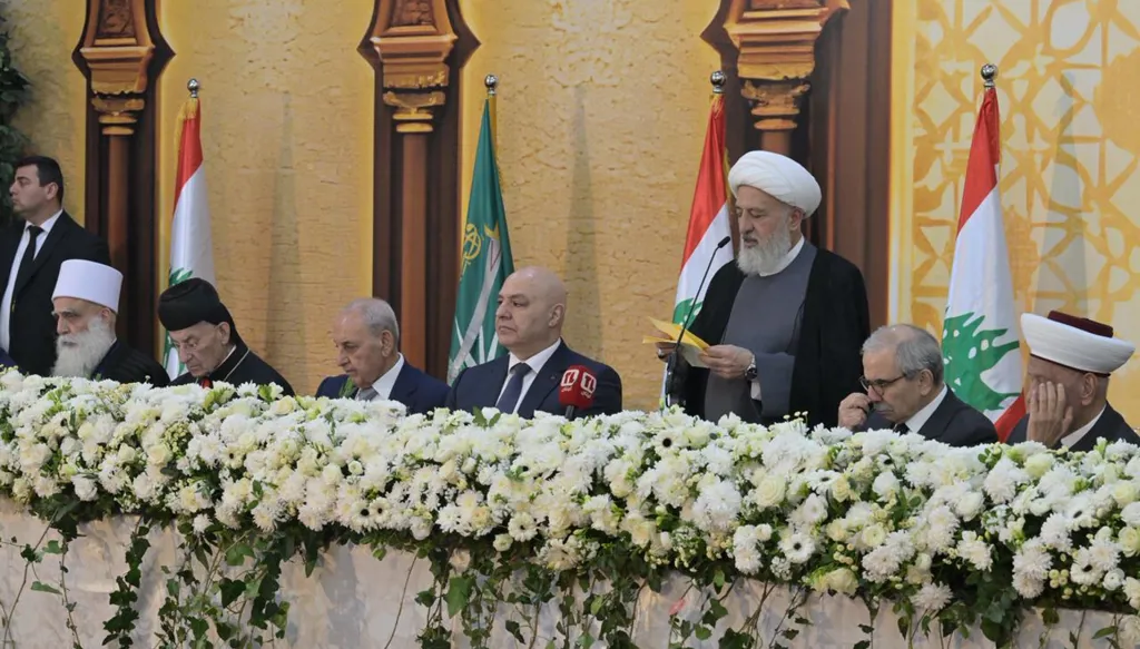 الخطيب في إفطار المجلس الشيعي: لسنا هواة سلاح ونؤيد الدولة القوية