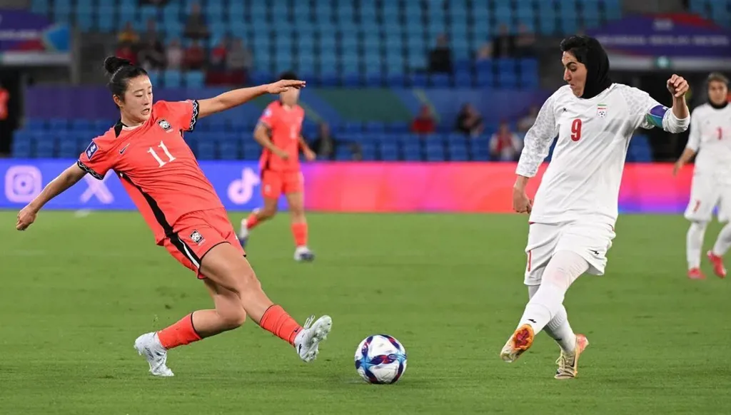 لاعبة أسترالية تشيد بشجاعة لاعبات إيران المشاركات بكأس آسيا