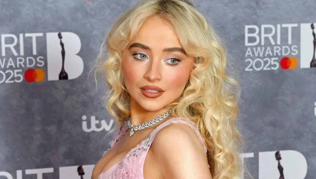 أغرب إطلالات وأجملها في حفل جوائز الموسيقى البريطانية BRIT Awards (صور وفيديو)