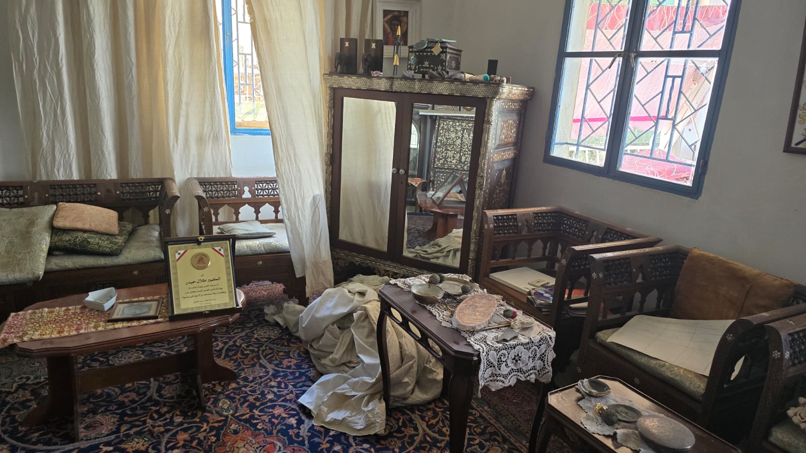 منزل طلال حيدر (لينا اسماعيل).