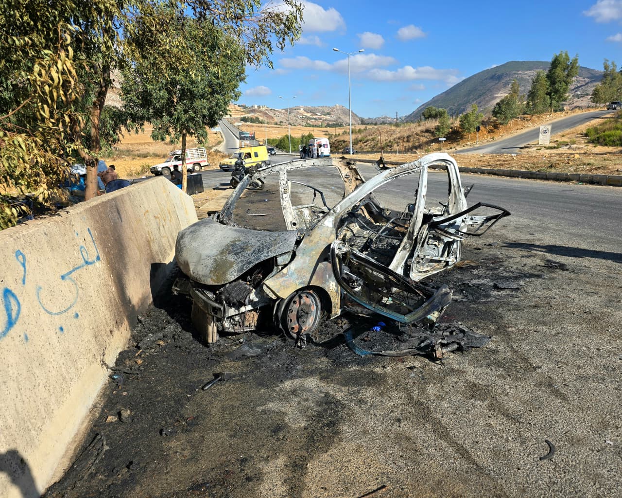 السيارة المستهدفة سيارة على طريق الجرمق - الخردلي (أحمد منتش).
