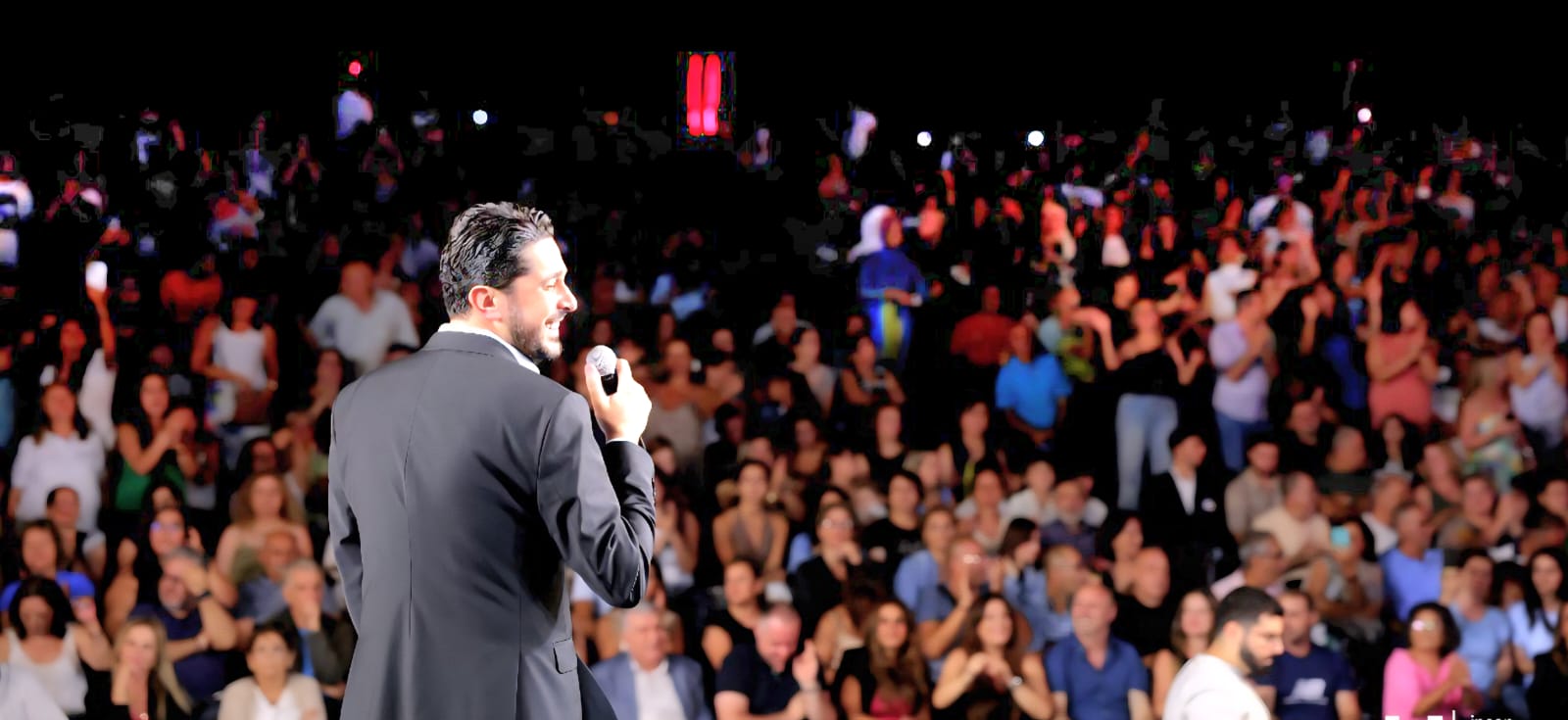 الفنان محمد خيري وجهاً لوجه مع جمهوره. (ميشال حلاق)