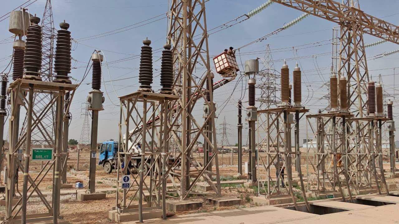 نقل كهرباء بابل تنجز أعمالها بإعادة ربط خطوط نقل الطاقة ( ١٣٢ ك.ف) داخل محطة كهرباء بابل التحويلية القديمة 400 ك.ف (18 ايار 2026، وزارة الكهرباء)