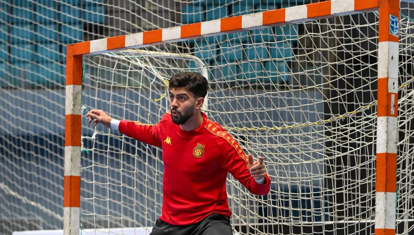 تأهل الترجي الرياضي التونسي إلى نهائي كأس تونس لكرة اليد بعد فوزه المثير على النادي الأفريقي. موعد النهائي سيكون في 30 أيار / مايو 2026