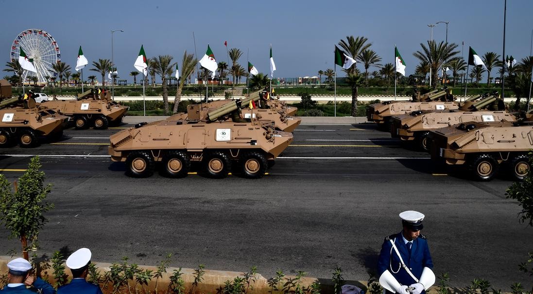 استعراض عسكري في الجزائر، 1 تشرين الأول/نوفمبر 2024. (ا ب)