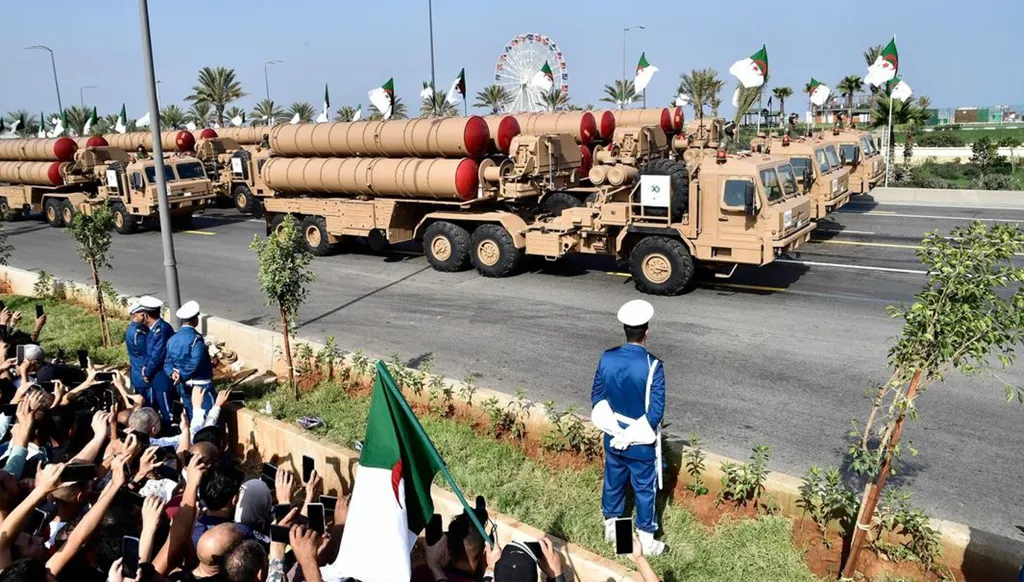 بين الدستور والحدود المُلتهبة... ما سر قانون التعبئة العامة في الجزائر؟