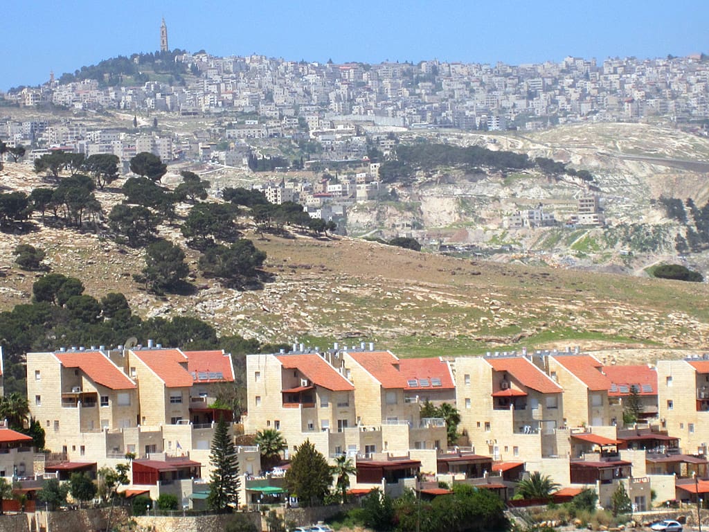 مستوطنات إسرائيلية في الضفة (رويترز)