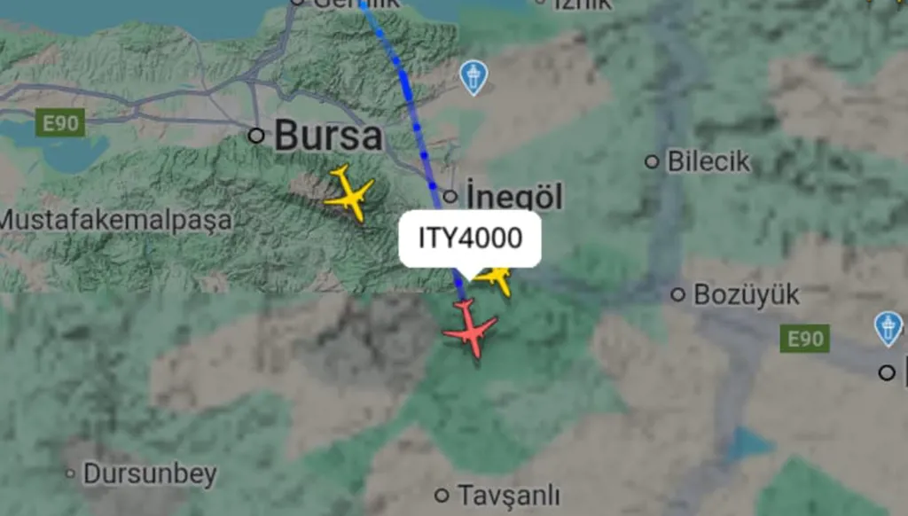 طائرة البابا لاوون الرابع عشر في طريقها الى بيروت
