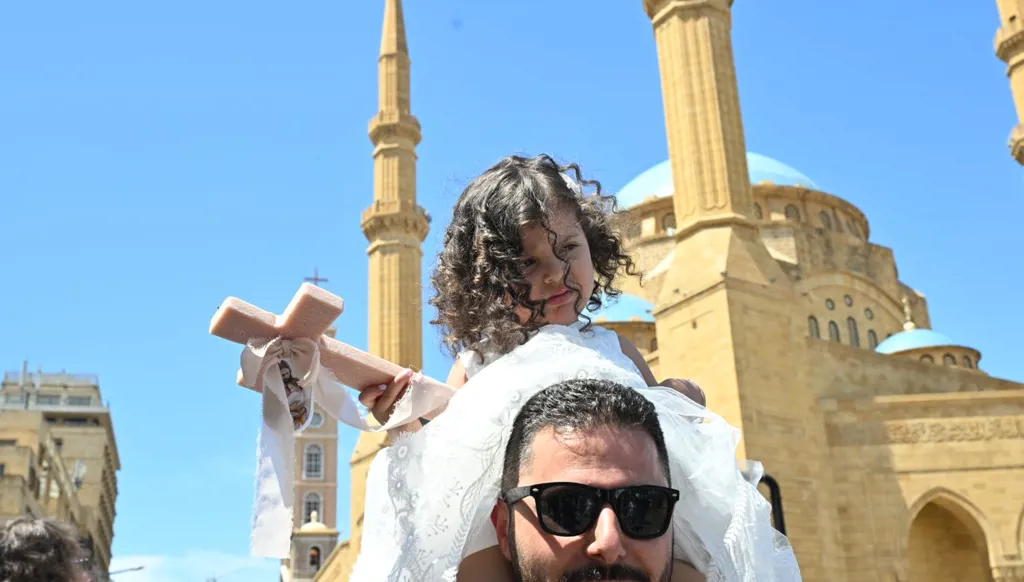 بالصور- زياحات الأطفال في وسط بيروت... عودة: صلاتنا أن يكون اللبنانيون تعلموا من دروس الماضي