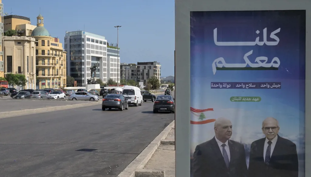 5 عند الخامسة: بيروت تطالب بـ"سلاح واحد"... مصلحة لبنان أم مصلحة إيران؟