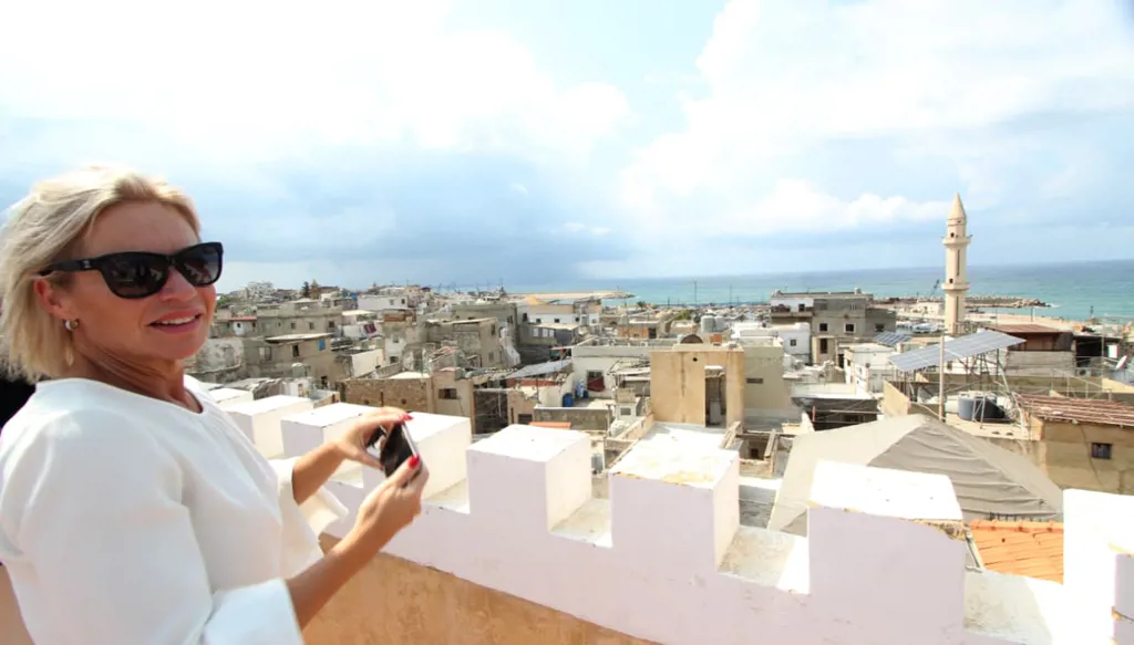 بلاسخارت تزور صيدا بدعوة من بهية الحريري وتتفقد معالمها التراثية