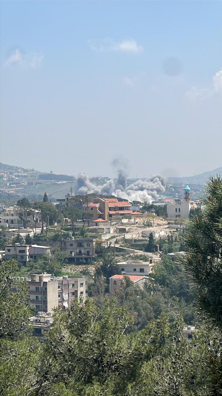 غارة تستهدف محيط حي الجامعات في مدينة النبطية  (صورة متداولة)