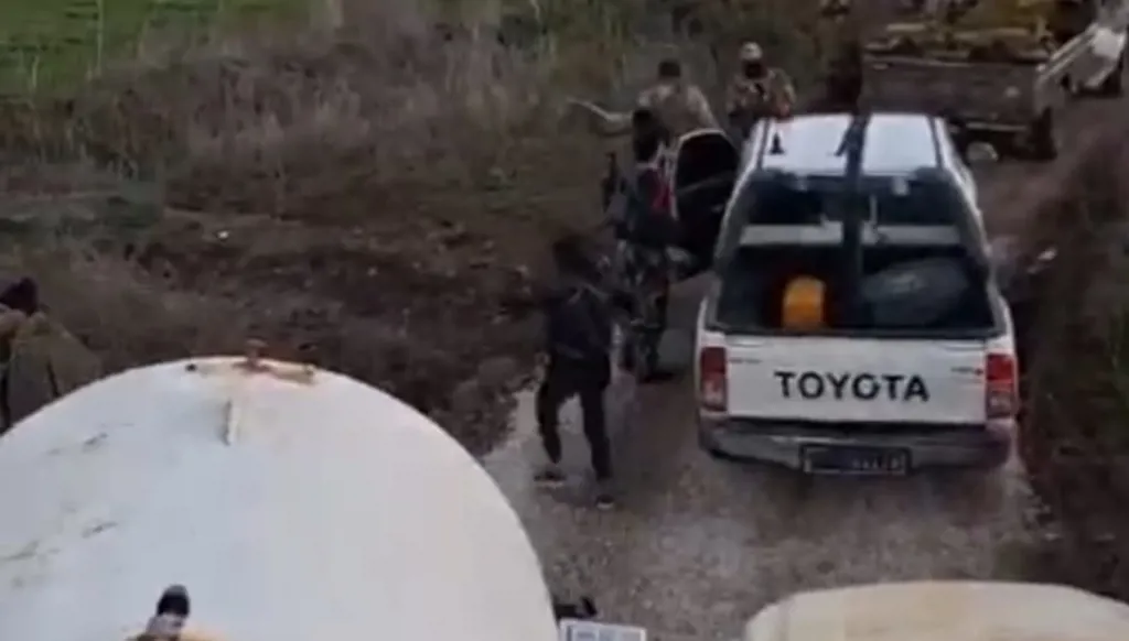 جولة للإدارة السورية الجديدة على الحدود مع لبنان مقابل وادي خالد (فيديو)