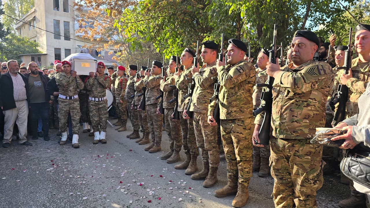 بعلبك تُشيع الشهيدين البرادعي وحيدر وسط صرخة الوجع والخذلان (تصوير: لينا اسماعيل)