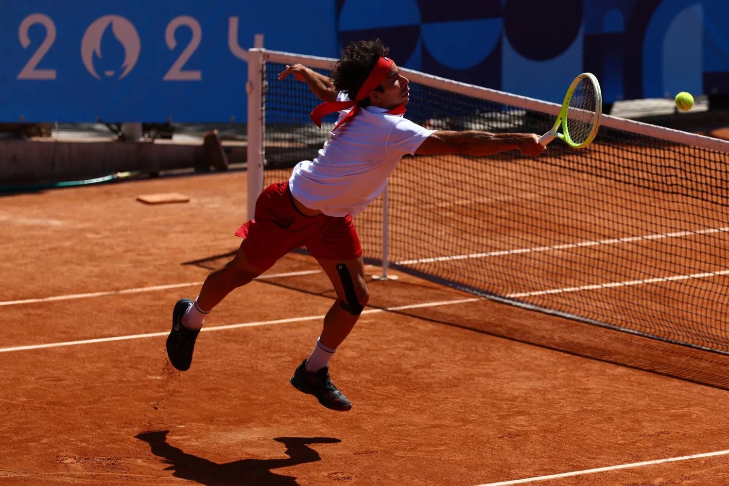 معز الشرقي.