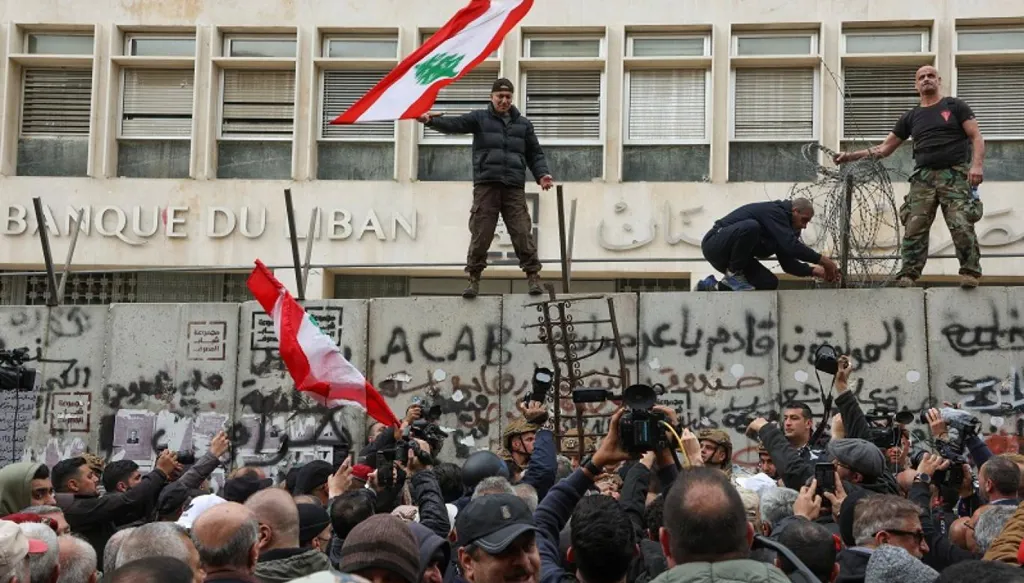 لماذا قُسّط المفعول الرجعي للرواتب في لبنان؟