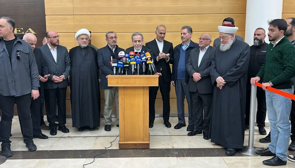 عراقجي من بيروت: عازمون على تعزيز العلاقات مع لبنان وندعم سيادته