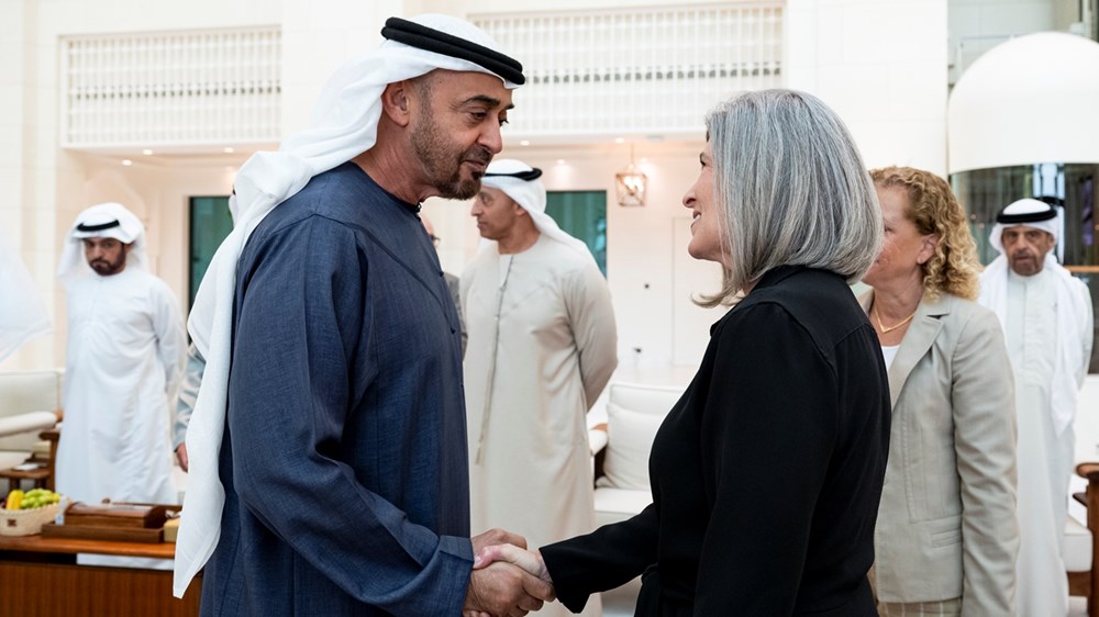 الشيخ محمد بن زايد وجوني إيرنست (وام)