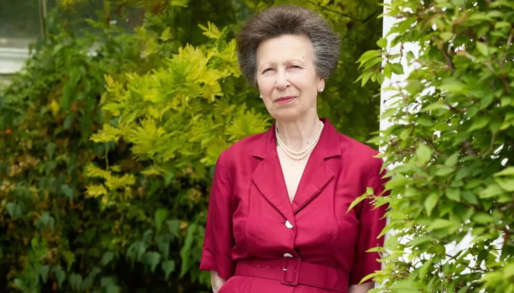 معلومة "مغلوطة" تربك المتابعين... قصر باكنغهام يصحّح حقيقة عن الأميرة آن