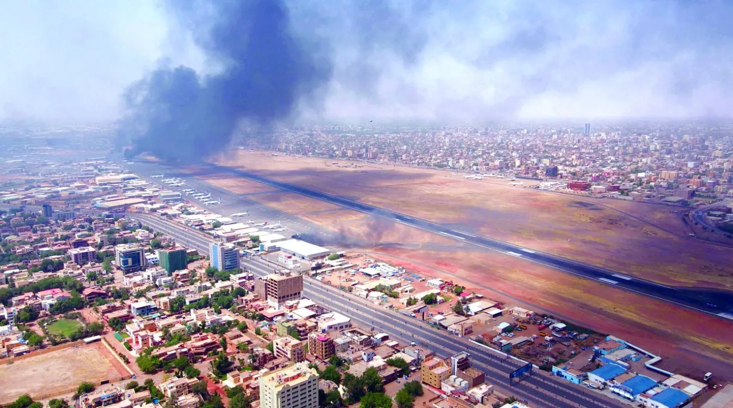 أثار غارات في السودان (أرشيفية).