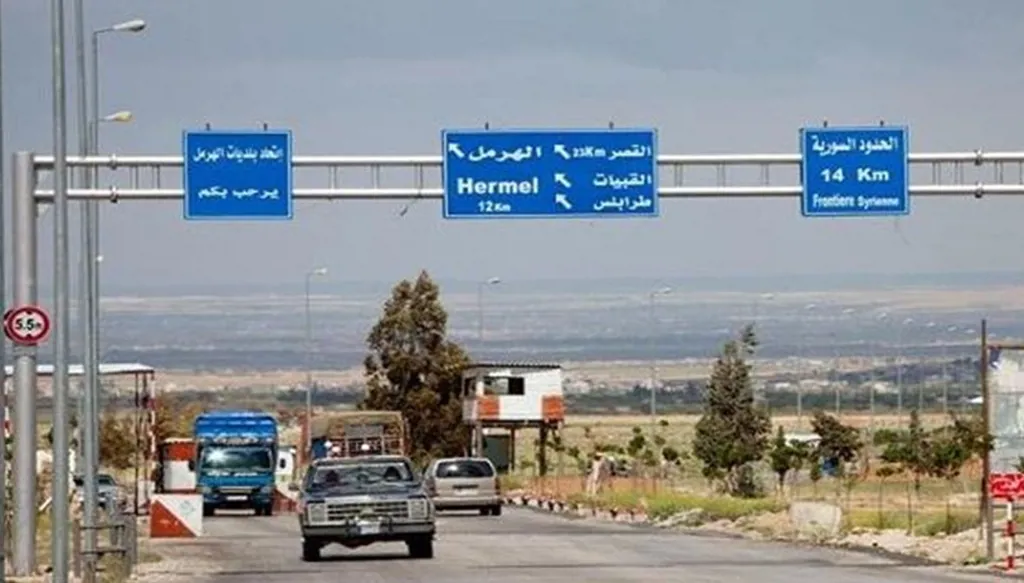 العثور على طفلة حديثة الولادة أمام مطبعة في الهرمل شرقي لبنان