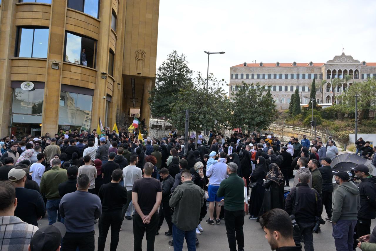 من أمام السراي الحكومي (تصوير: نبيل اسماعيل).