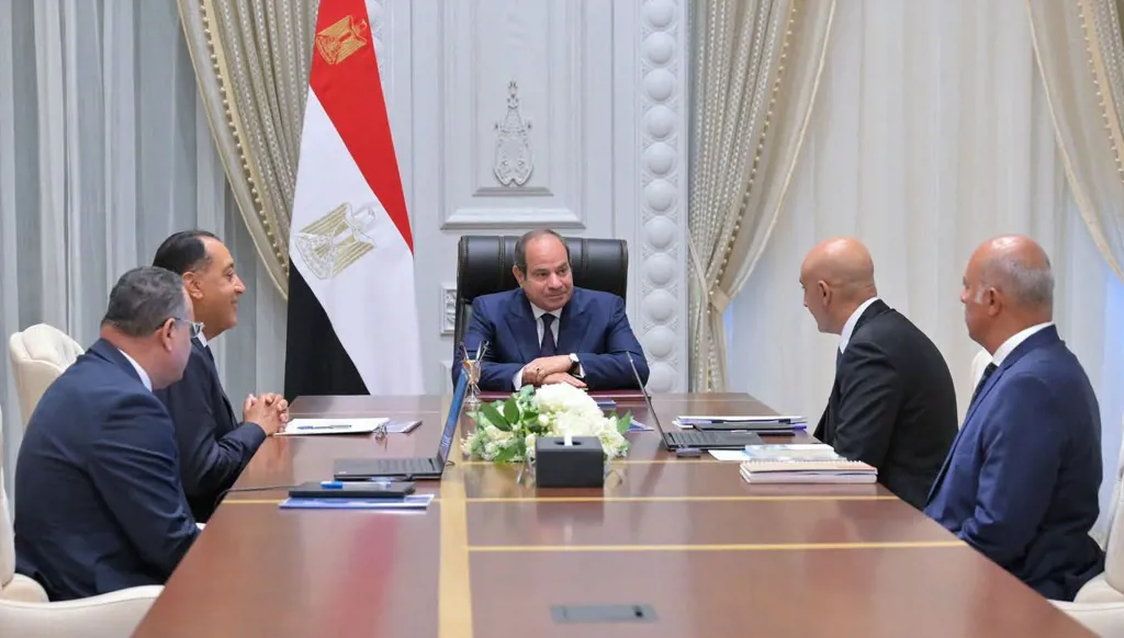 السيسي وحفتر يبحثان استقرار ليبيا ودعم السلم والأمن