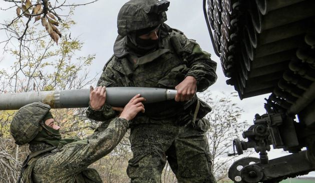 جنود روس في زابوريجيا، (وكالات).