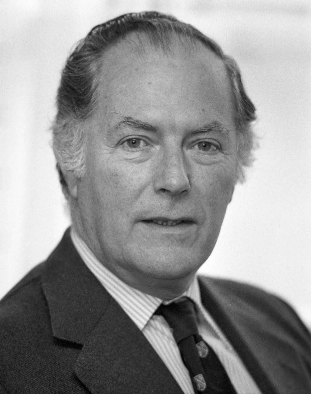 هامفري أتكينز.