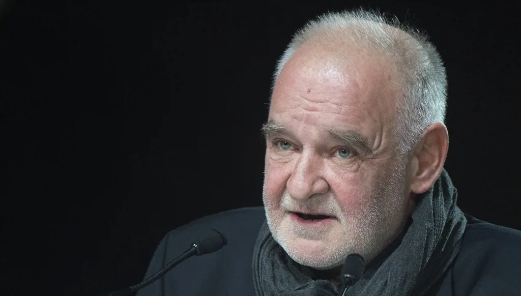 وفاة المخرج المجري بيلا تار... صوت استثنائي في السينما المعاصرة