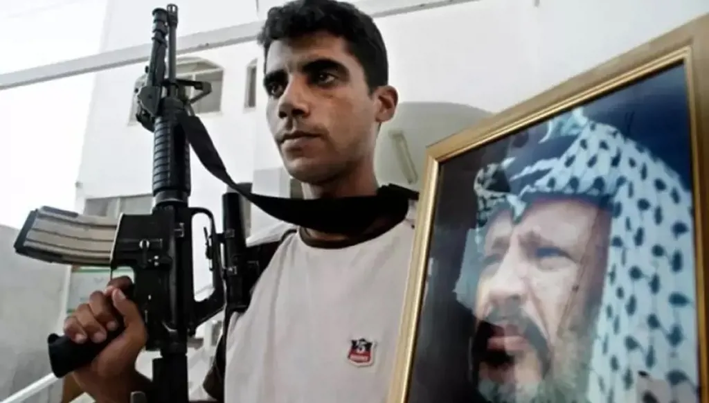 إسرائيل تطلق سراح "الفهد الأسود"... من هو الأسير المحرر زكريا الزبيدي؟ (فيديو)