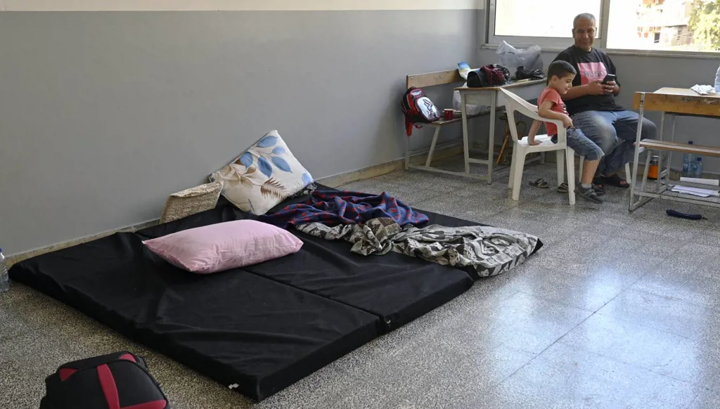 نازحون اقتحموا مدرسة خاصة في زقاق البلاط