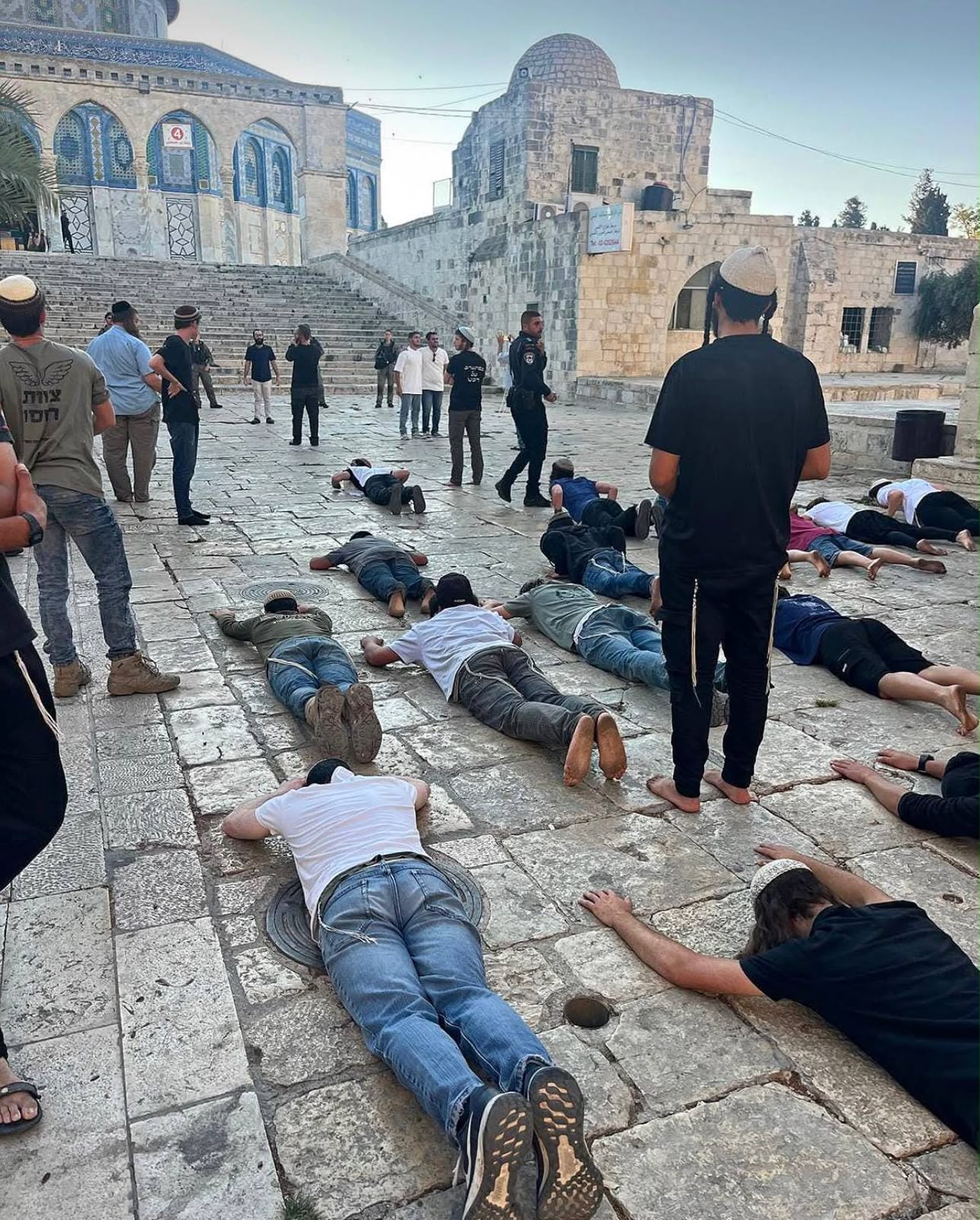 من اقتحام المسجد الأقصى (إعلام إسرائيلي). 