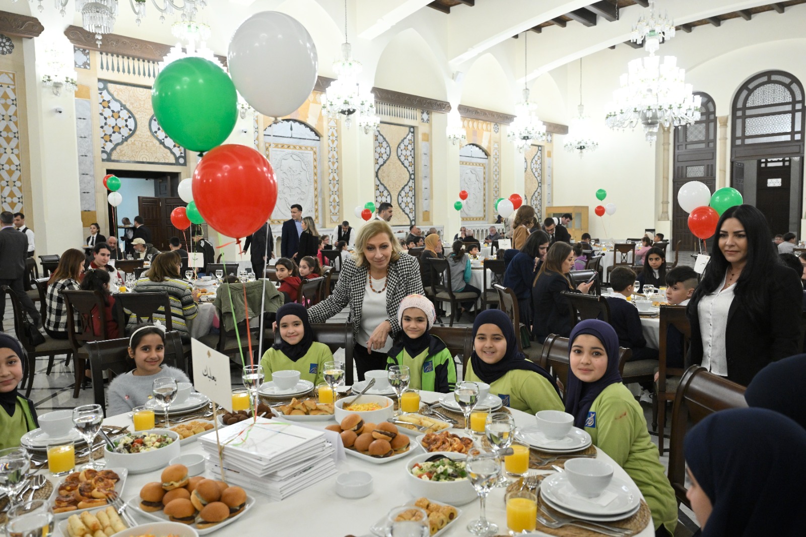 على مائدة الافطار