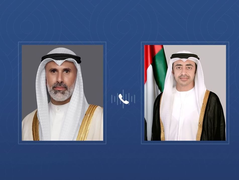 الشيخ عبدالله بن زايد آل نهيان، نائب رئيس مجلس الوزراء وزير الخارجية، والشيخ جراح جابر الأحمد الصباح، وزير خارجية دولة الكويت (وام)