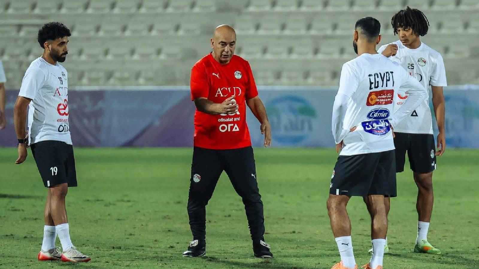 المدرب حسام حسن من تمارين سابقة لمنتخب مصر. (وكالات)