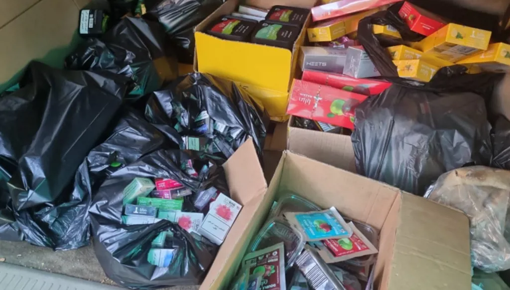 الريجي: ضبط مصنوعات تبغية مهرّبة ومزوّرة في مناطق عدة