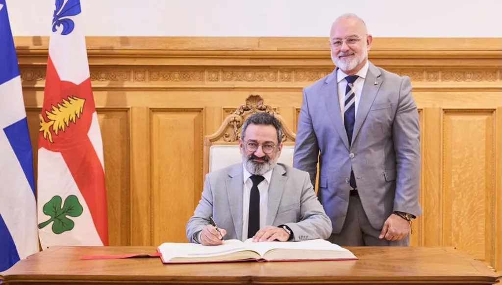 جورج خباز أوّل فنان لبناني يوقّع الكتاب الذّهبي لمونتريال