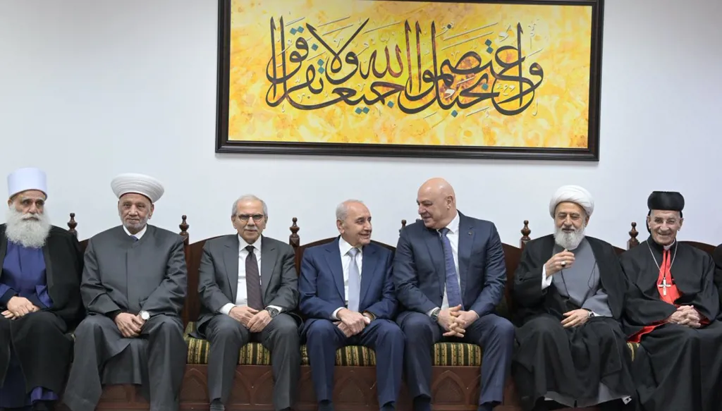 الترشيحات إلى ارتفاع... ومصير الانتخابات متأرجح