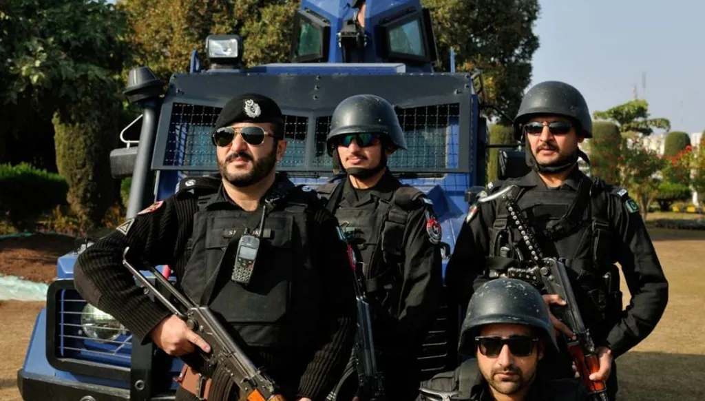9 قتلى بهجوم على مجمع أمني في باكستان
