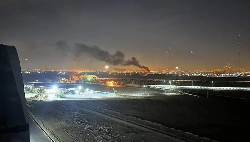 الضربة الإسرائيلية لإيران: بداية دموية للأسواق تُشعل الهلع المالي والنفطي