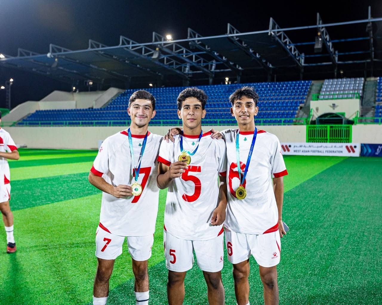 من حفل تتويج منتخب لبنان للناشئين باللقب. (فيسبوك)