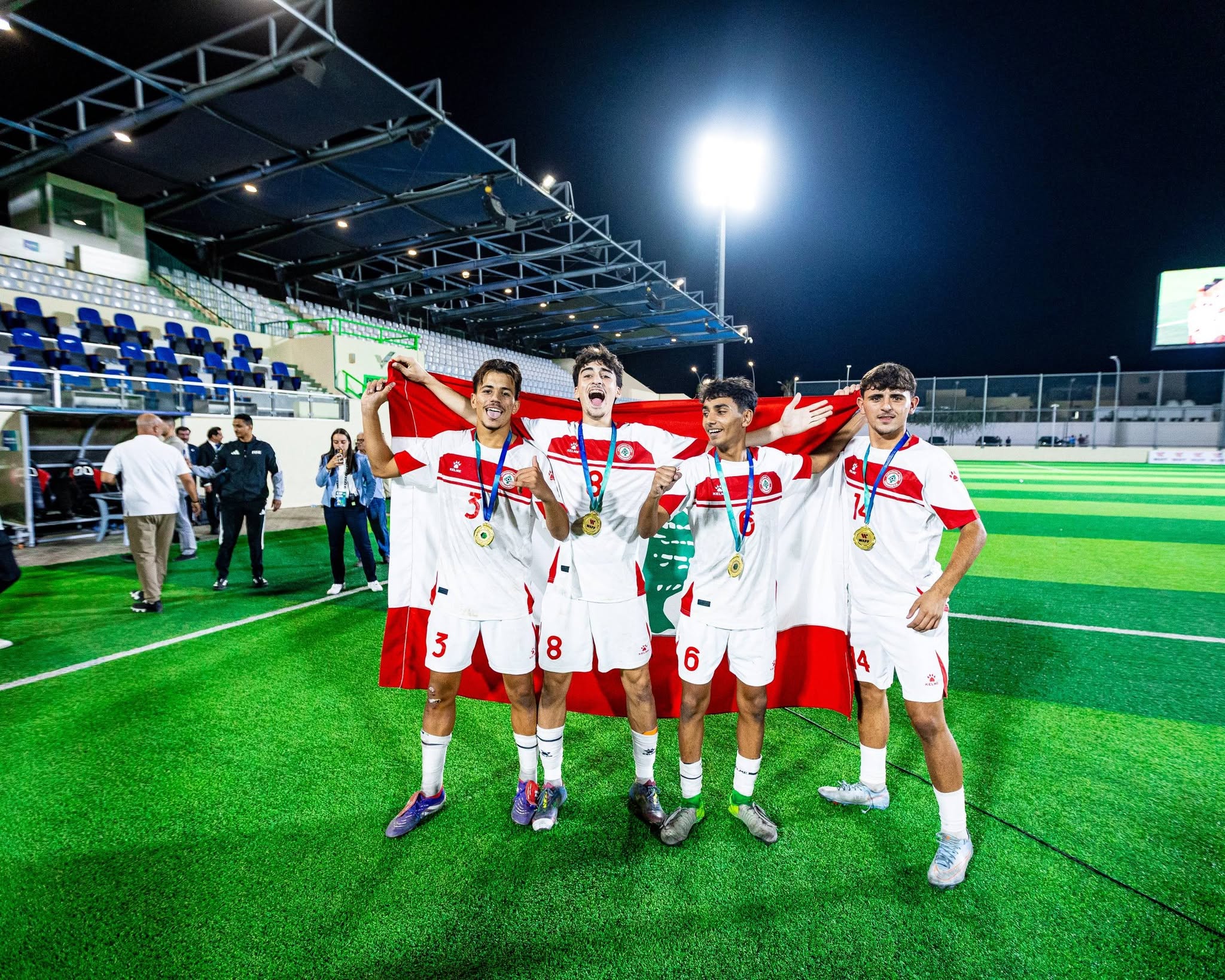 من حفل تتويج منتخب لبنان للناشئين باللقب. (فيسبوك)