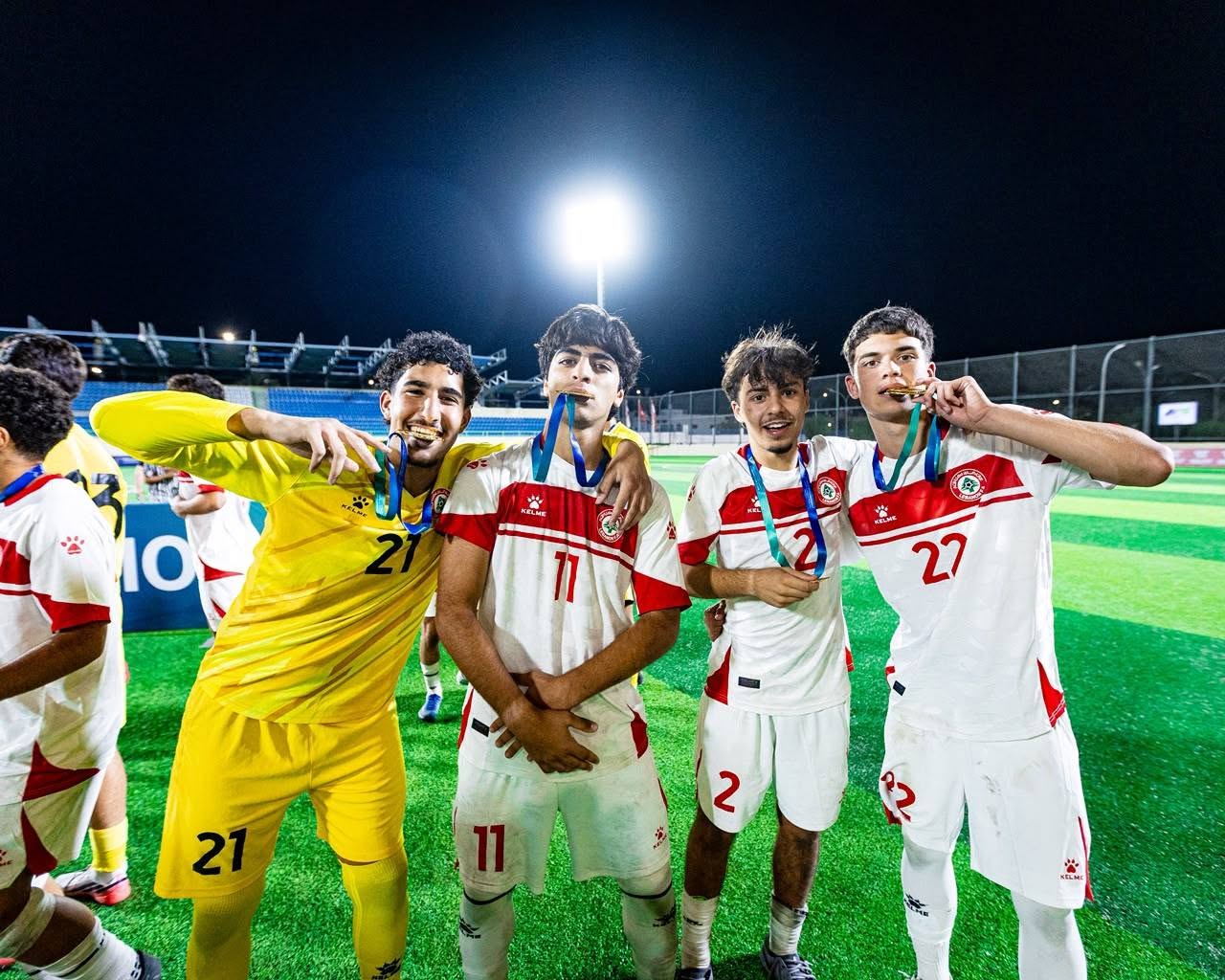 من حفل تتويج منتخب لبنان للناشئين باللقب. (فيسبوك)