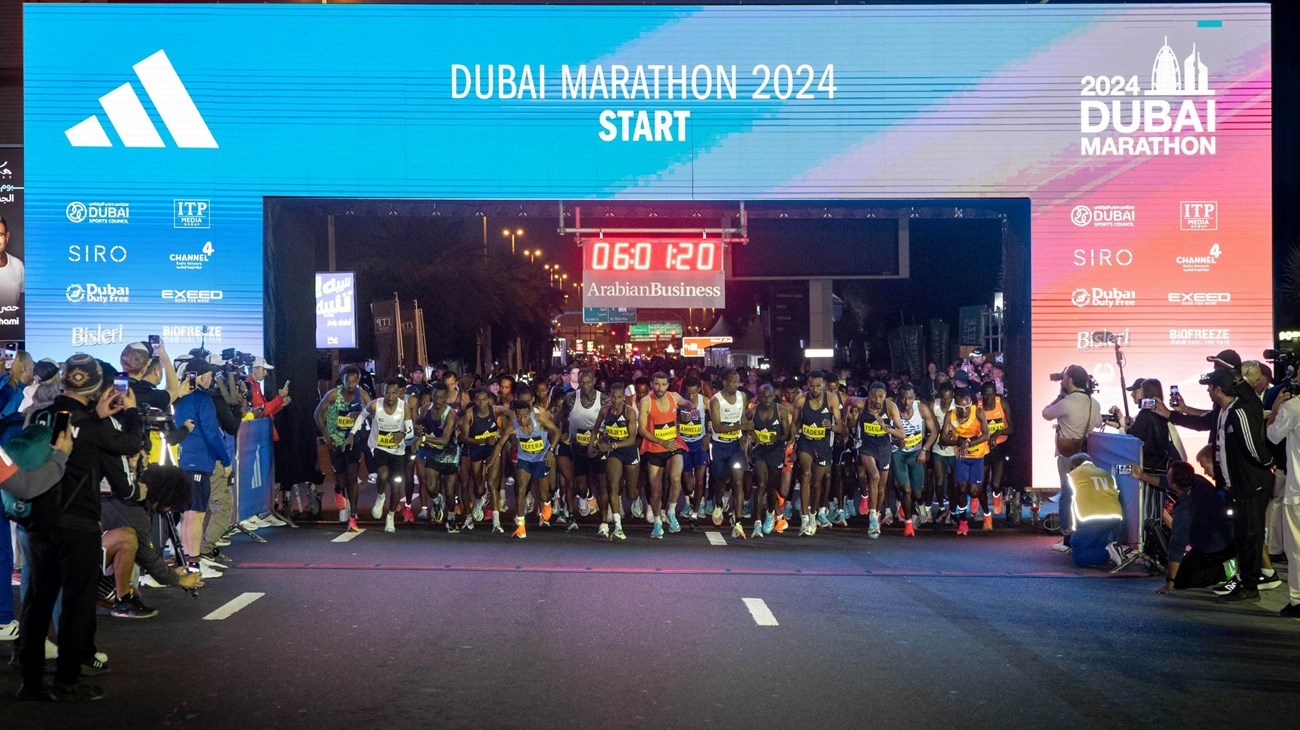 من منافسات ماراثون دبي عام 2024. (وكالات)