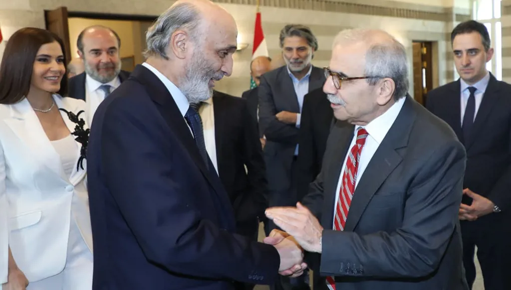 جعجع بعد لقاء سلام: قرارات الحكومة أعادت وضع لبنان على الطّريق الصّحيح