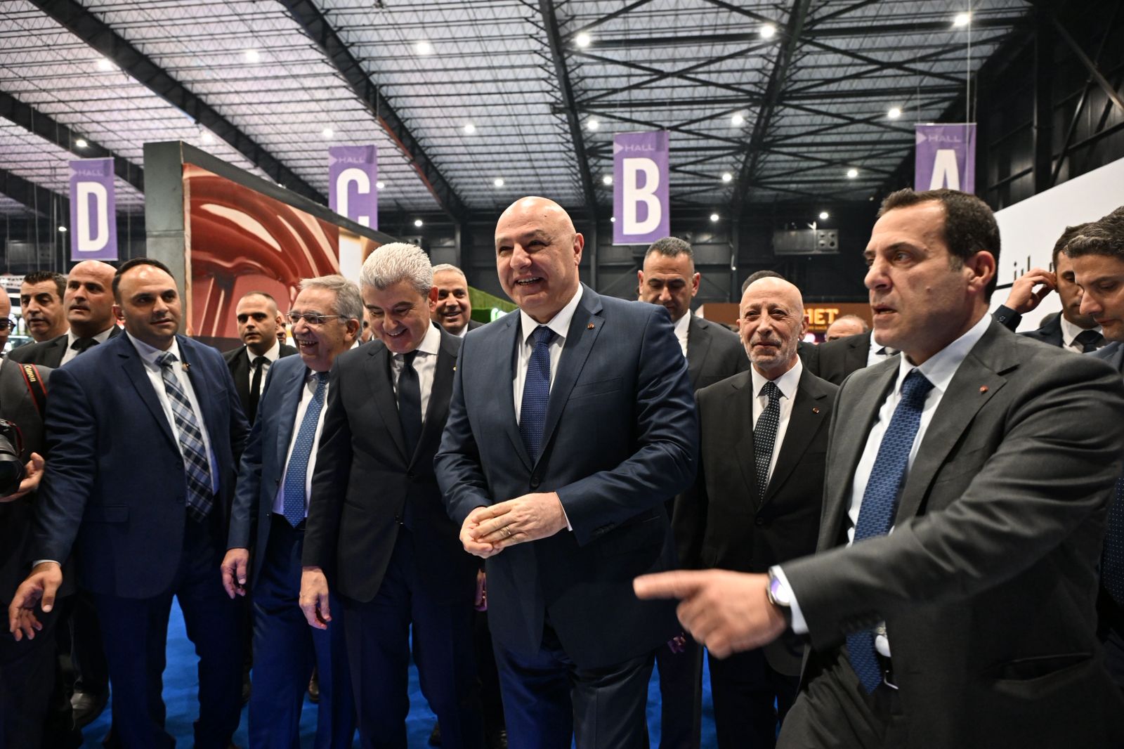 جانب من المعرض بحضور الرئيس عون (حسام شبارو)