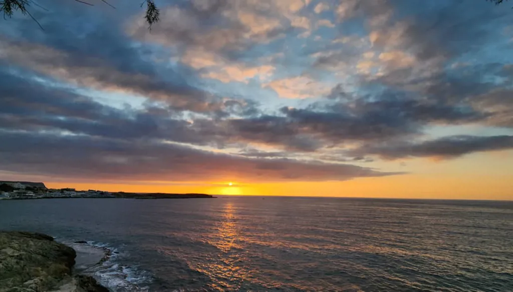 "خريف متقلّب"... ضباب على المرتفعات وأمطار خفيفة